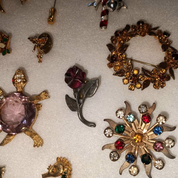 17 vintage pins - Picture 2 of 4